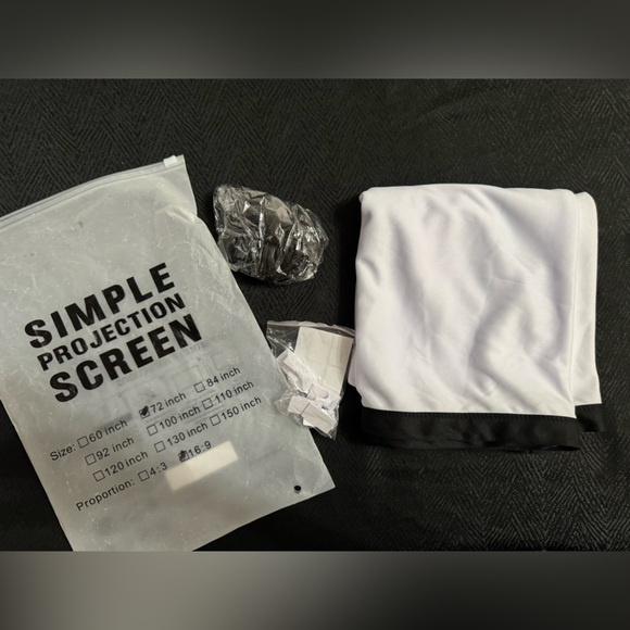 Simple Projection Screen - White - Picture 2 of 7